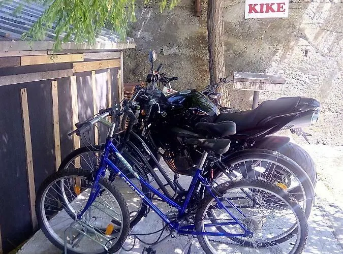 Kike Red